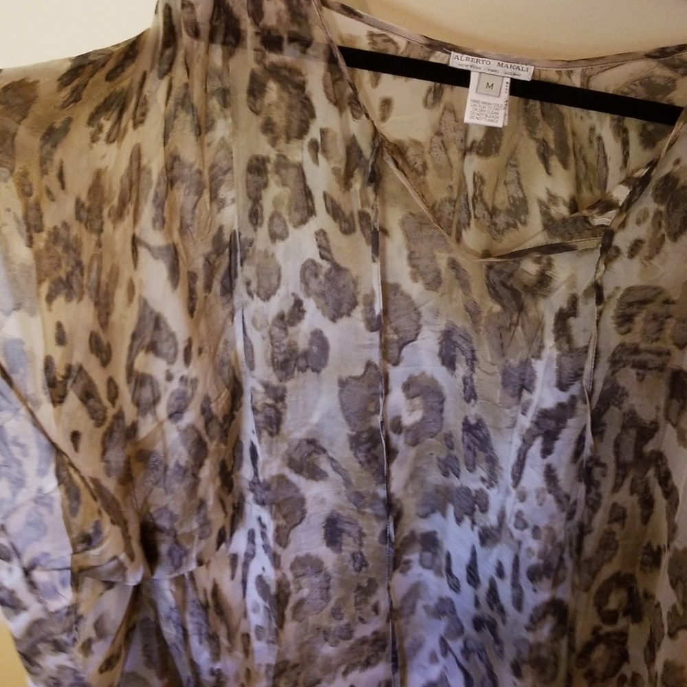 Very flowy top - Picture 3 of 3